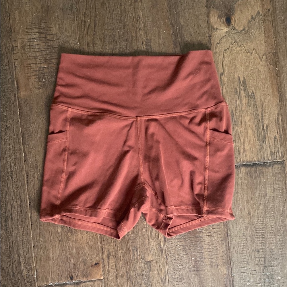 High-Waist Rust Women’s Active Shorts